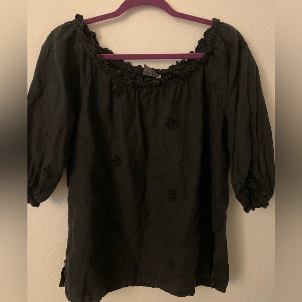 Johnny Waas embroidered blouse Elegant Black Women's Top
Pit to Pit 20”